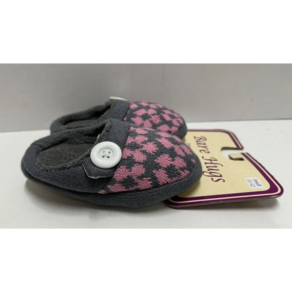 Bare Hugs Girl size small 11-12 slip on Gray and pink textile slippers
